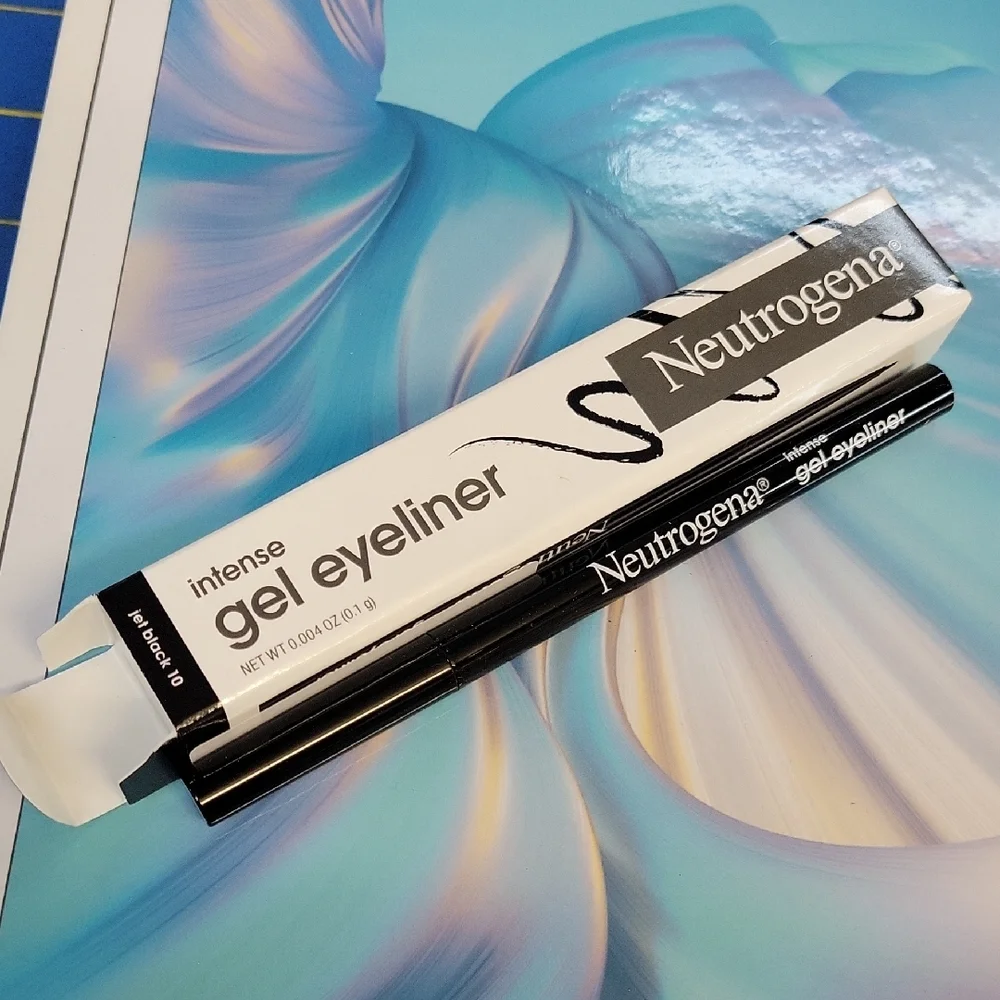 Neutrogena Intense Gel Eyeliner in Jet Black 10 New 0.1ml